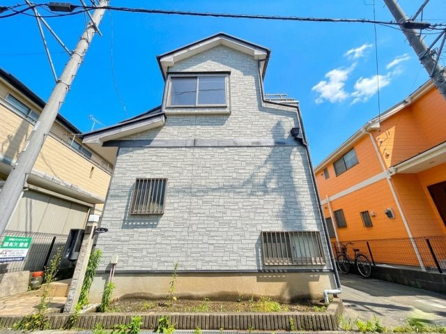 青梅市新町7丁目　中古戸建の前面道路含む現地写真|外壁、内装リフォーム予定です！※リフォーム前写真