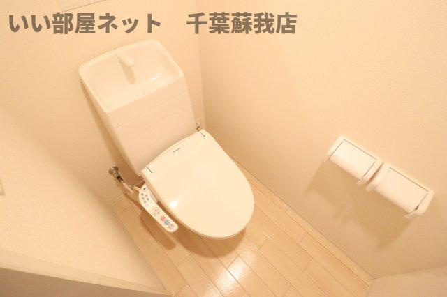 ウィズダム・パレスのトイレ|落ち着いた色調のトイレです