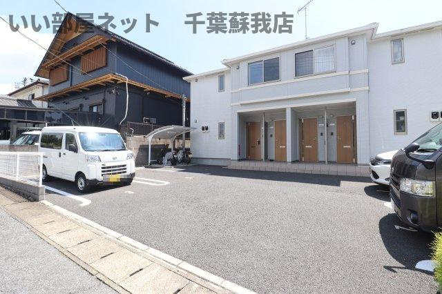 ウィズダム・パレスの駐車場|駐車スペースもあります
