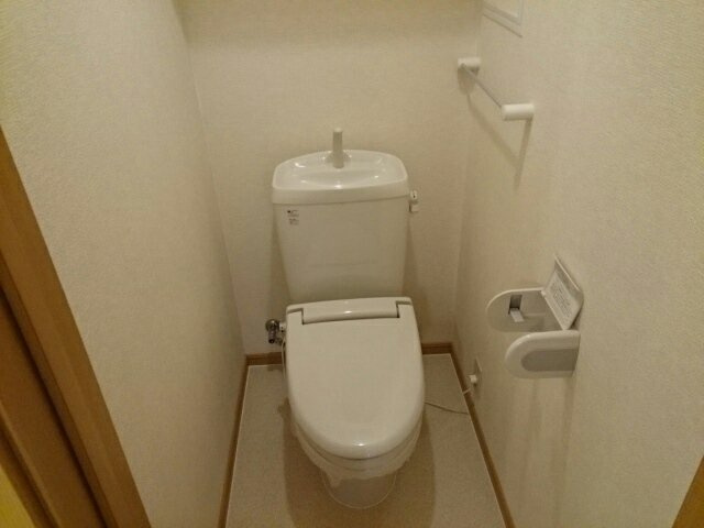 【トイレ】 | サンフローラⅠ | ゆったりとした空間のトイレです