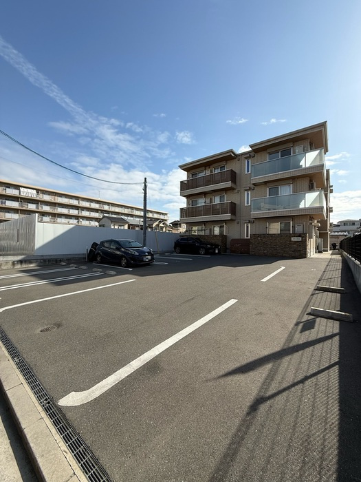サリオス庚午北の駐車場|駐車場