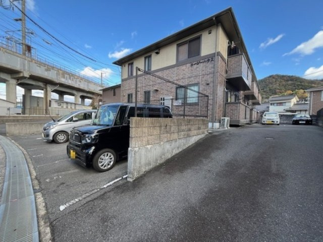 コージーハウスの駐車場|駐車場