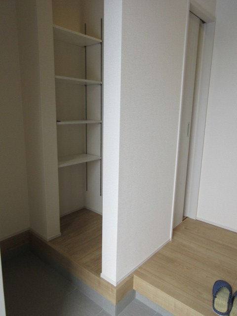 【仲介手数料無料】新築戸建　深谷市稲荷町北6-15（全3棟）の玄関