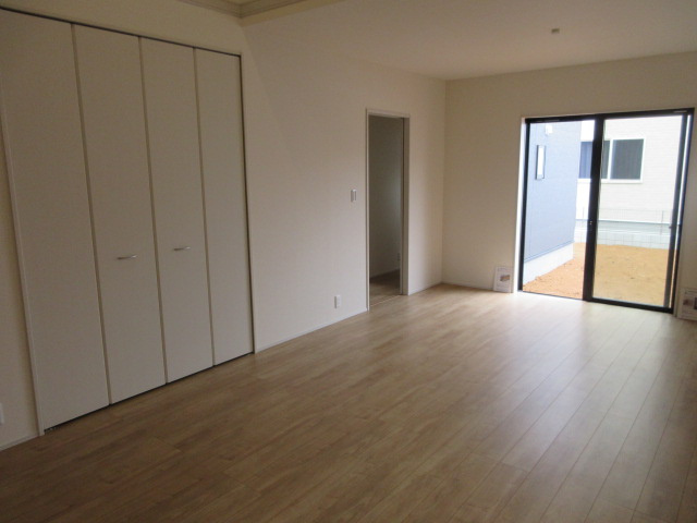 【仲介手数料無料】新築戸建　深谷市稲荷町北6-15（全3棟）の居間・リビング