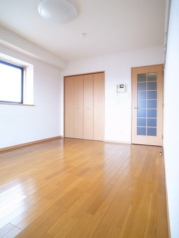 【寝室】 | 都町小川マンション | キレイなお部屋が自慢ですの。