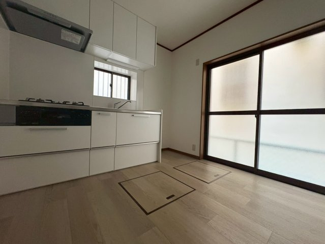 東奈良２丁目貸家の居間・リビング