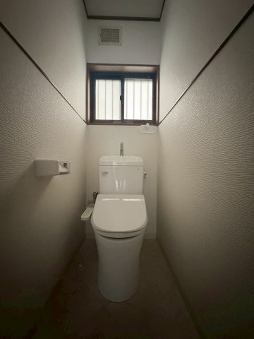 東奈良２丁目貸家のトイレ