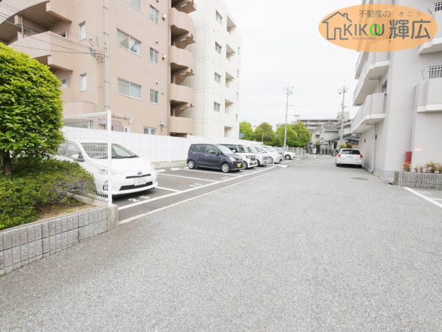 アドリーム明石土山　2階の駐車場