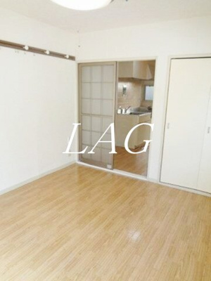 【居間・リビング】 | アーバンポートアイ | 洋室のお部屋です。