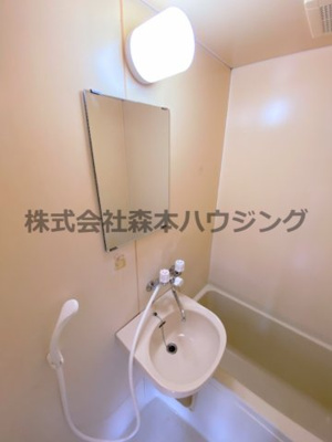 【洗面所】 | 　プチメゾン香里園 | 洗面所です