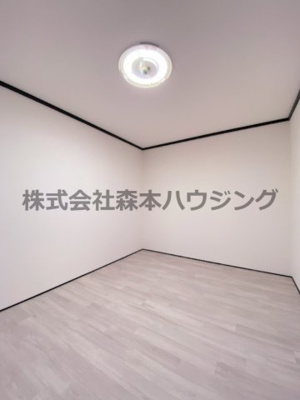 【洋室】 | 　プチメゾン香里園 | ゆったりした洋室です