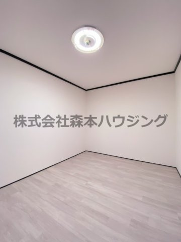 【洋室】 | 　プチメゾン香里園 | ゆったりした洋室です