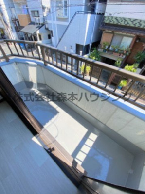 【バルコニー】 | 　プチメゾン香里園 | お洗濯にも便利なバルコニー付き