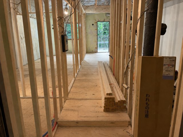 西麻布ホームズの玄関|玄関（リフォーム工事中）