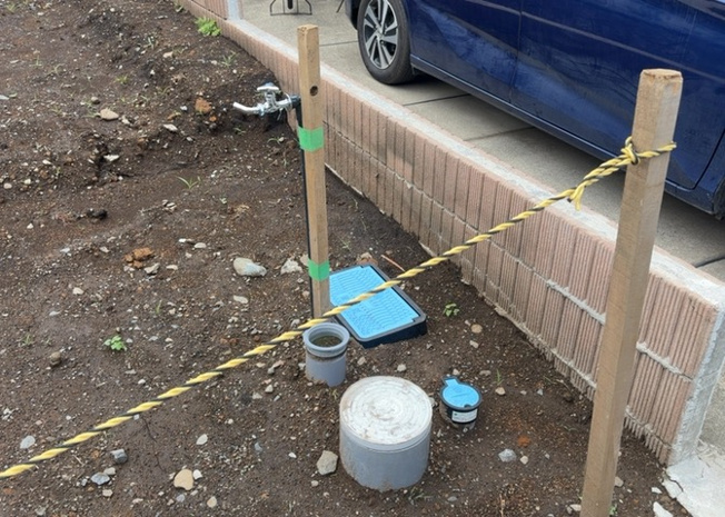 【設備】 | 敷地内には、散水栓や立水栓があります。水道水を直接利用できるため、水を運ぶ手間を省くことが出来ます。大量の水を必要とする洗車作業や清掃などに役立ちます。その他設備とあわせて、現地でご確認ください。