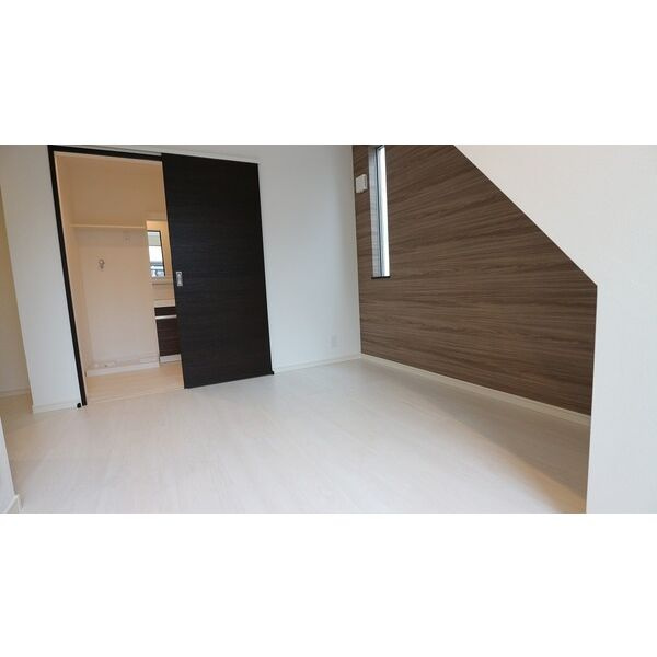GRANDTIC RESIDENCE 宝塚の居間・リビング
