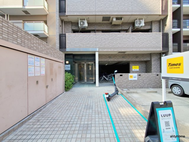 レジデア西本町 仲介手数料無料のエントランス