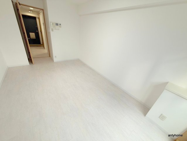 レジデア西本町 仲介手数料無料の居間・リビング