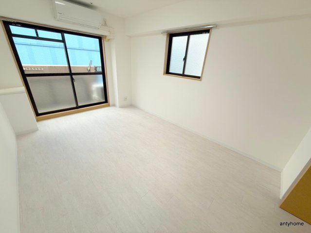 レジデア西本町 仲介手数料無料の寝室