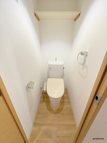 レジデア西本町 仲介手数料無料のトイレ