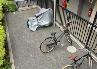 【駐輪場】 | ライトウェーブ淵野辺本町 | マンションの駐輪場は、事前に空きがあるか確認を取ると安心です。せっかく入居したのに駐輪スペースがない！なんてことになったら大変ですよね。そこで、内見時や購入前にはまず事前に確認しておくと良いでしょう。