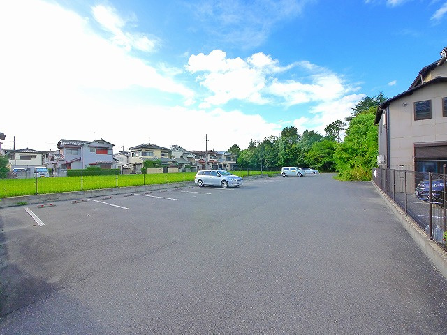レオパレスプランタの駐車場|駐車場です