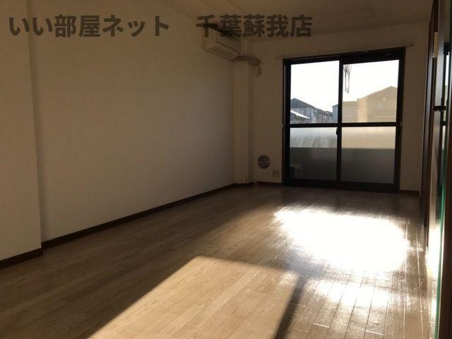ファインパレスの居間・リビング|ゆったりとした居間です
