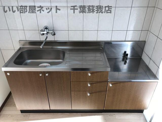 ファインパレスのキッチン|コンパクトなキッチンで掃除もラクラク