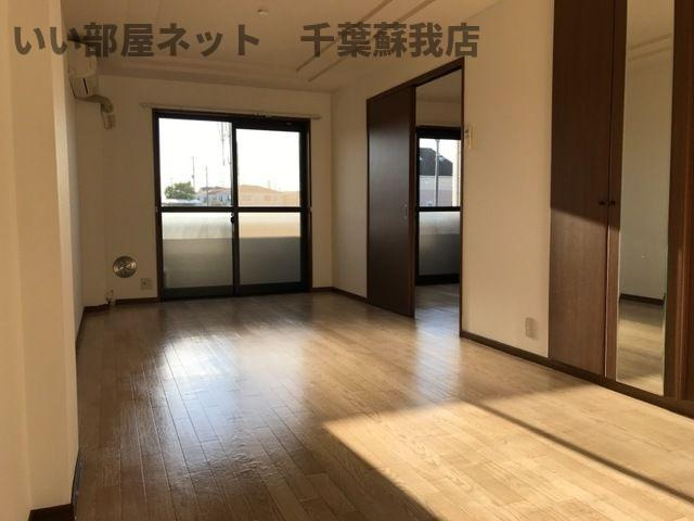 ファインパレスの居間・リビング|こちらの居間で趣味の時間をお楽しみください