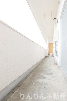 【バルコニー】 | 第一三宅ビル | 暖かな日差しのふりそそぐバルコニー
