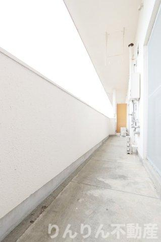【バルコニー】 | 第一三宅ビル | 暖かな日差しのふりそそぐバルコニー