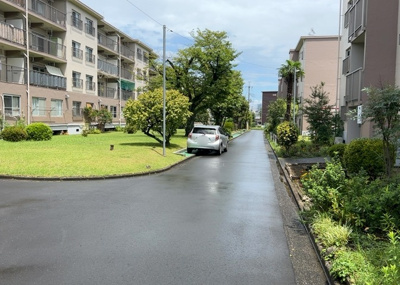 【駐輪場】 | 相武台団地１６１５棟 | マンションの駐輪場は、事前に空きがあるか確認を取ると安心です。せっかく入居したのに駐輪スペースがない！なんてことになったら大変ですよね。そこで、内見時や購入前にはまず事前に確認しておくと良いでしょう。