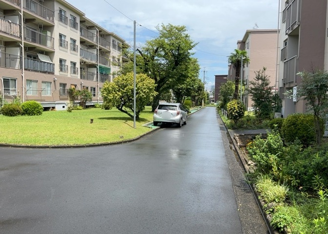 【駐輪場】 | 相武台団地１６１５棟 | マンションの駐輪場は、事前に空きがあるか確認を取ると安心です。せっかく入居したのに駐輪スペースがない！なんてことになったら大変ですよね。そこで、内見時や購入前にはまず事前に確認しておくと良いでしょう。