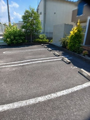 【駐車場】 | コニファーⅡ番館Ａ | 駐車場があります