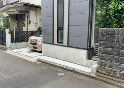 【外観】 | ガルボシティー相模原市南区大野台５丁目７期 | 家を建てる場合、方位は要チェックです。現実的に日当たりのよい家ならばリビングは南側、建築基準法でも北側に当たる家への配慮は求められています。土地を見学に行く際は、方位磁針を持って行くようにしましょう。