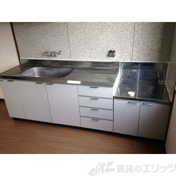 フロイデ千里丘のキッチン