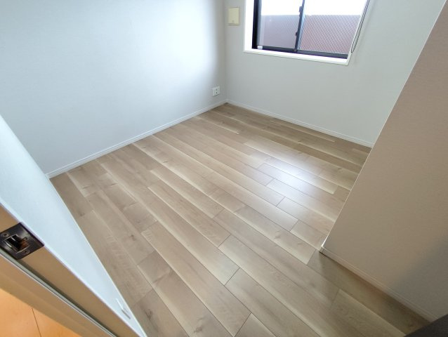ナイスシティアリーナ新小岩の洋室