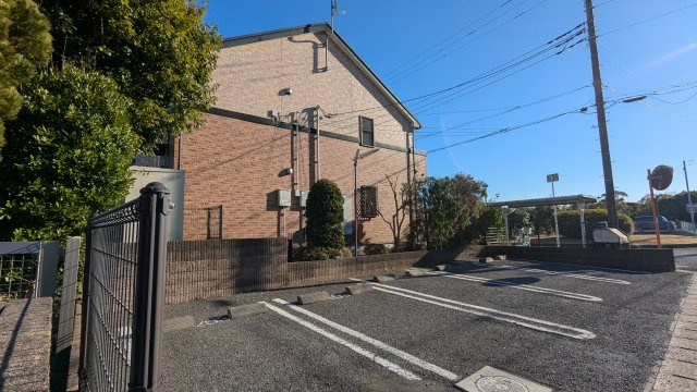 メル・グランセの駐車場
