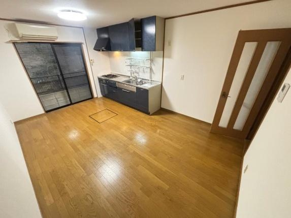 摂津市鳥飼下1丁目　中古戸建の居間・リビング