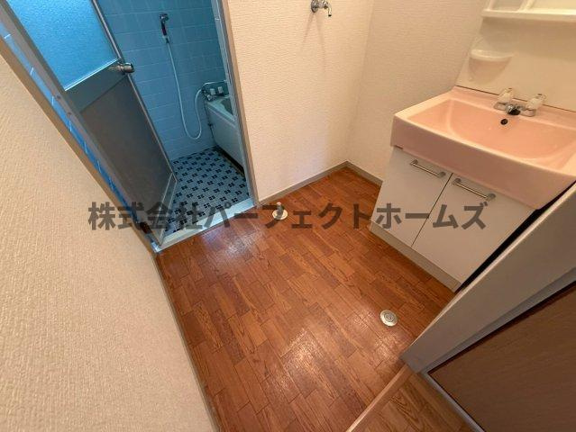 西牧野3丁目テラス　の洗面所|広い洗面スペース