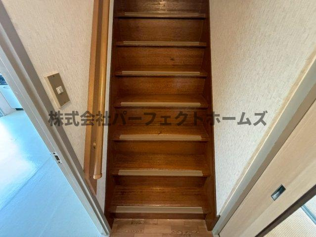 西牧野3丁目テラス　の内装|明るい色調の室内です