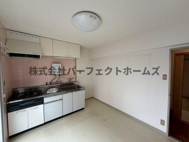 西牧野3丁目テラス　のキッチン|ダイニングキッチンです