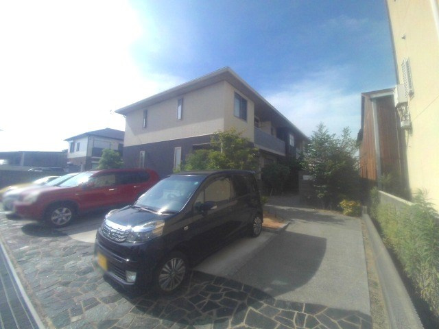 シャーメゾン大観町の駐車場