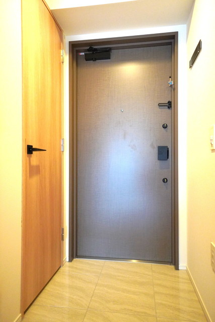 Ｊ．ＧＲＡＮ　Ｃｏｕｒｔ　品川西大井ＷＥＳＴの玄関|※写真は同タイプ住戸です。