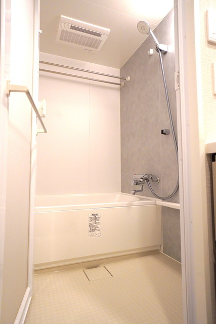 Ｊ．ＧＲＡＮ　Ｃｏｕｒｔ　品川西大井ＥＡＳＴの浴室|※写真は同タイプ住戸です。