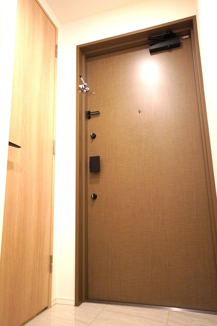 Ｊ．ＧＲＡＮ　Ｃｏｕｒｔ　品川西大井ＥＡＳＴの玄関|※写真は同タイプ住戸です。