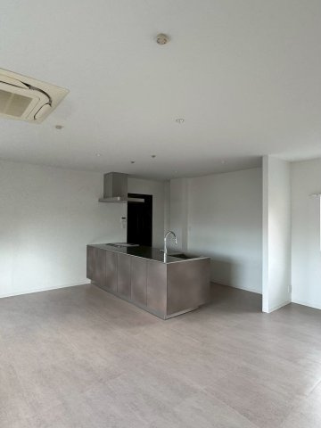西蒲田４丁目戸建ての居間・リビング