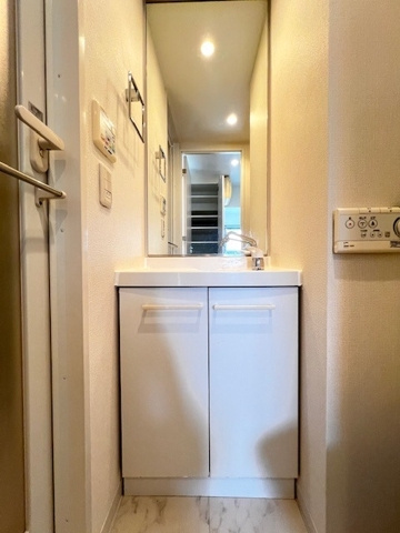 新品家具付きマンション大森東27(KaGood東京)の洗面所