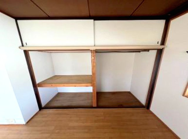 長田区檜川町3丁目の収納|天袋・上段・下段と分かれており、奥行きもしっかりあるため、収納力の高さが魅力。
