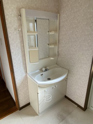 【独立洗面台】 | 門前２Ｆ建て | ※設備は現況に従います